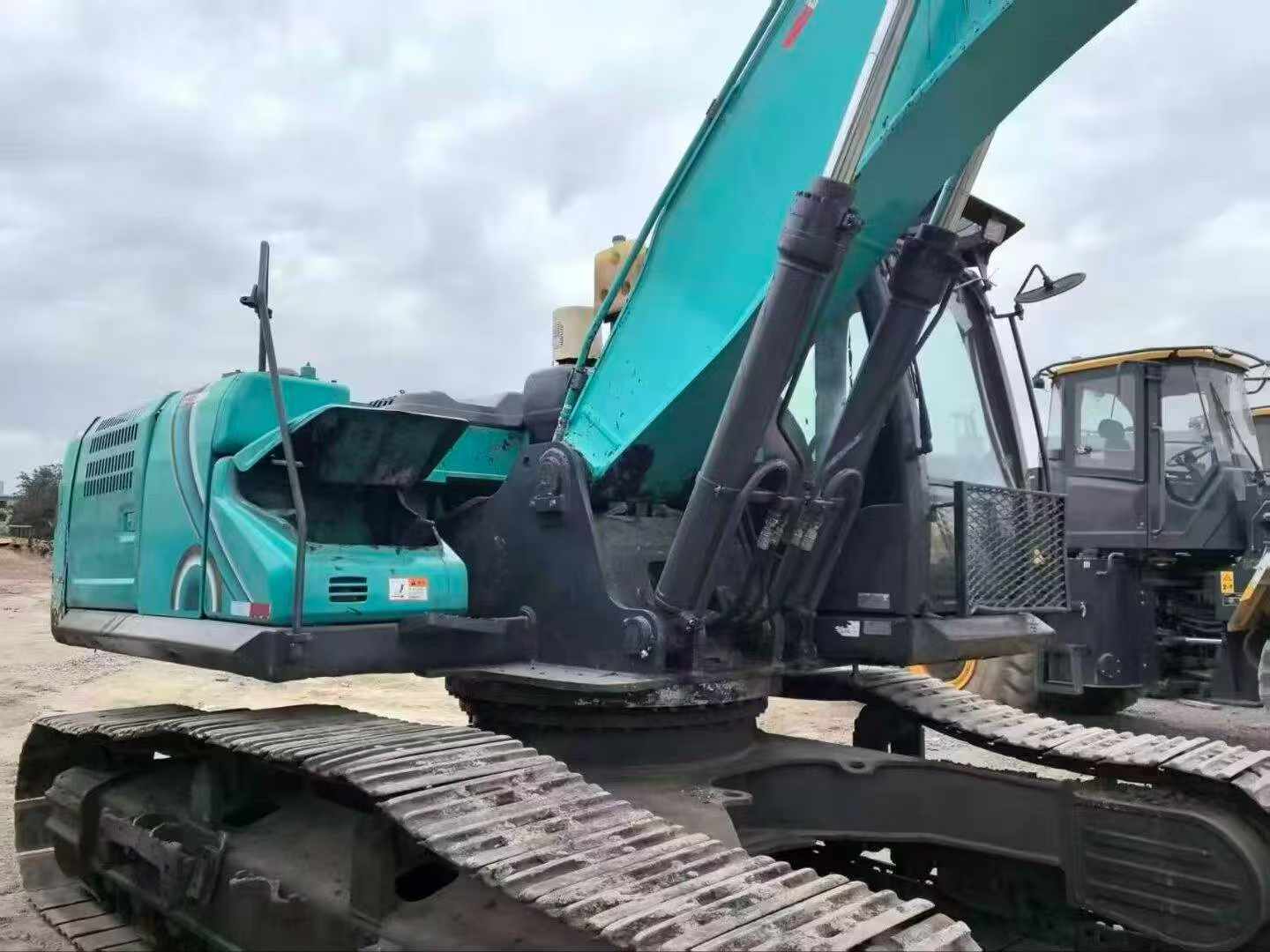 Buy Kobelco SK270D Used Excavator / 5