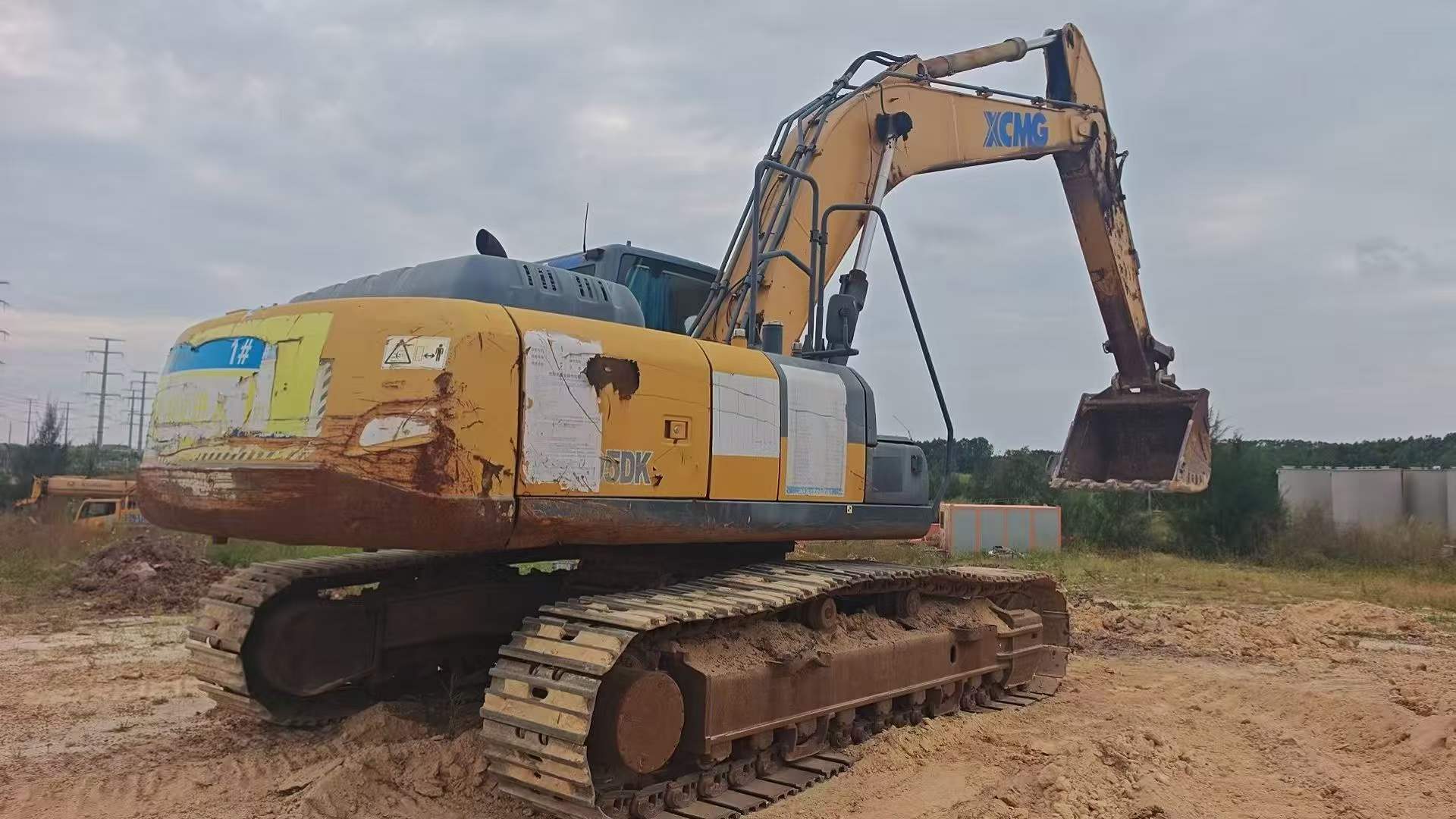 Buy XCMG XE270DK Used Excavator / 2