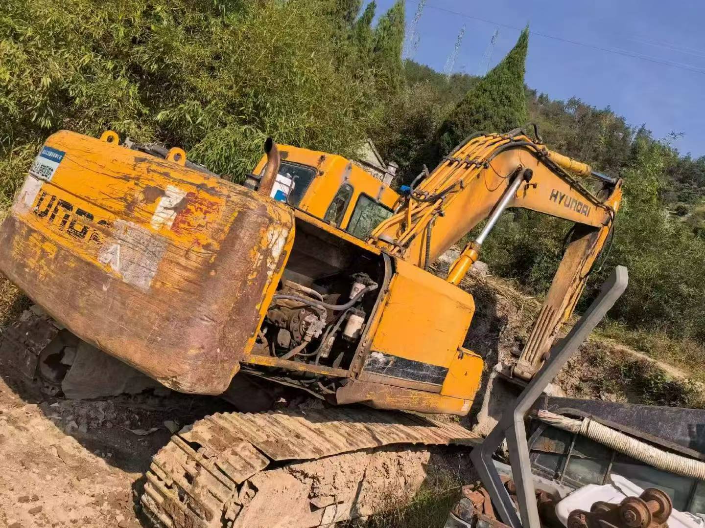 Buy Hyundai R225-7 Used Excavator / 8