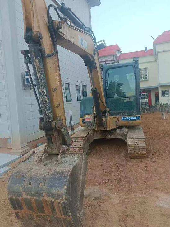 Buy XCMG XE60 Used Excavator / 1
