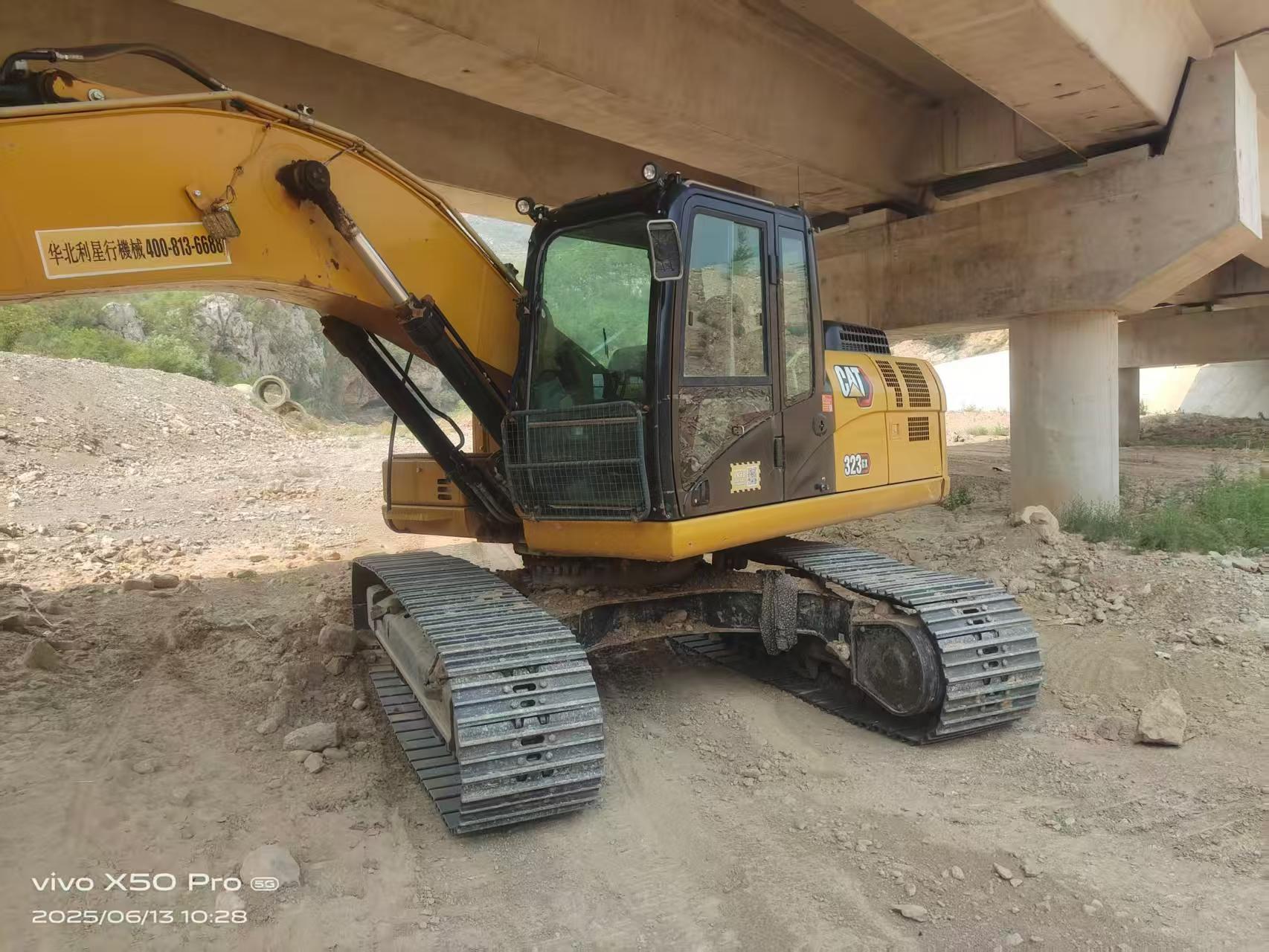 Buy Caterpillar 323 Used Excavator / 2
