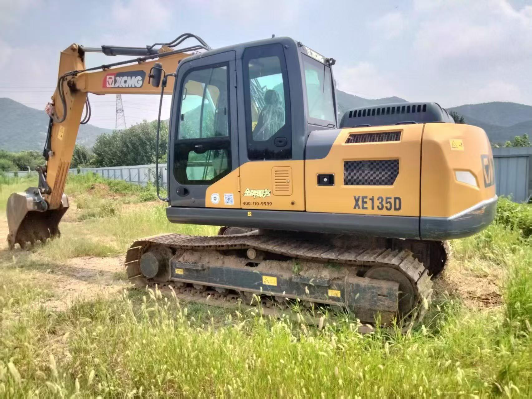 Buy XCMG XE135B Used Excavator / 2