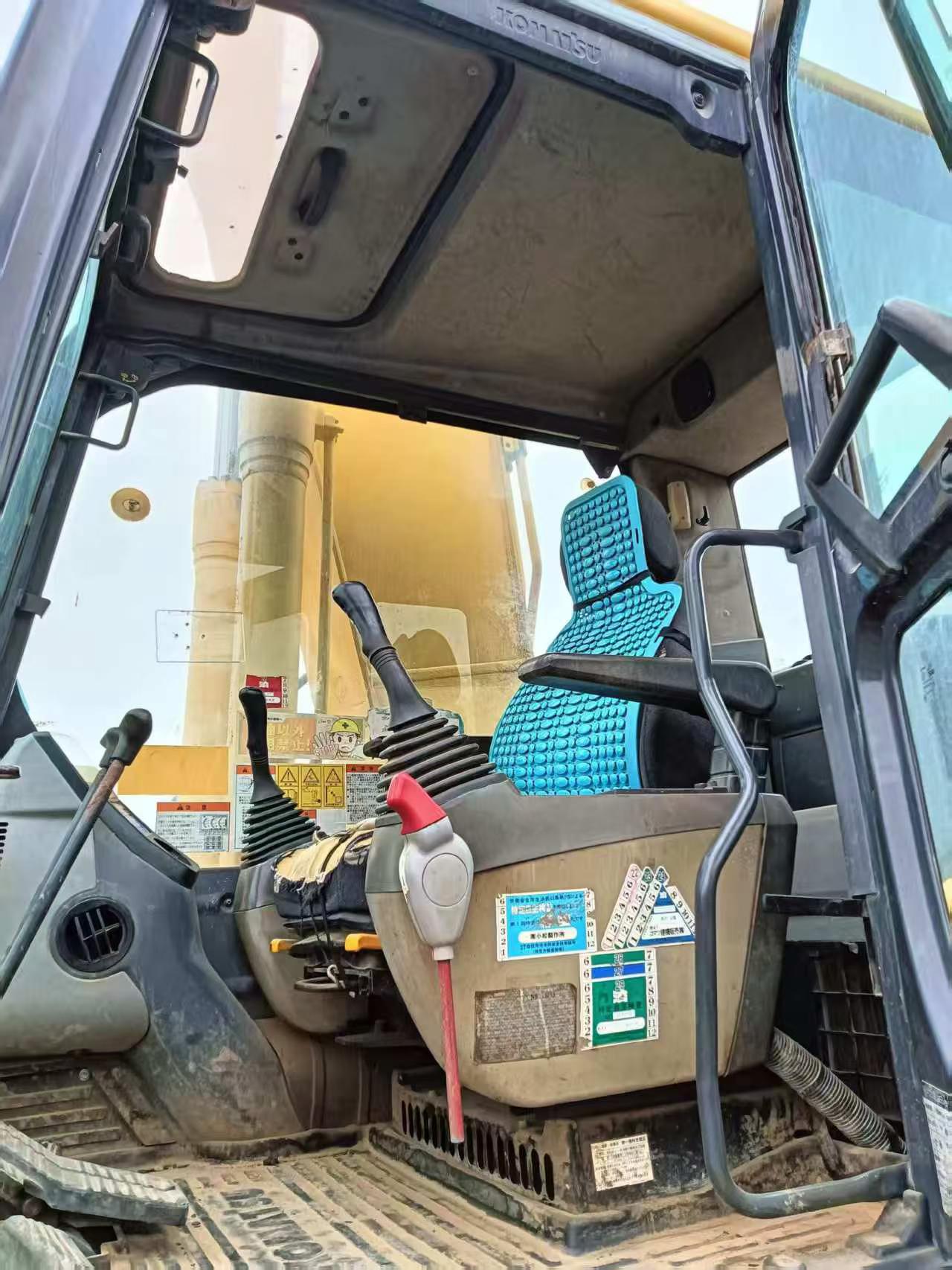 Buy Komatsu PC200-8N1 Used Excavator / 2