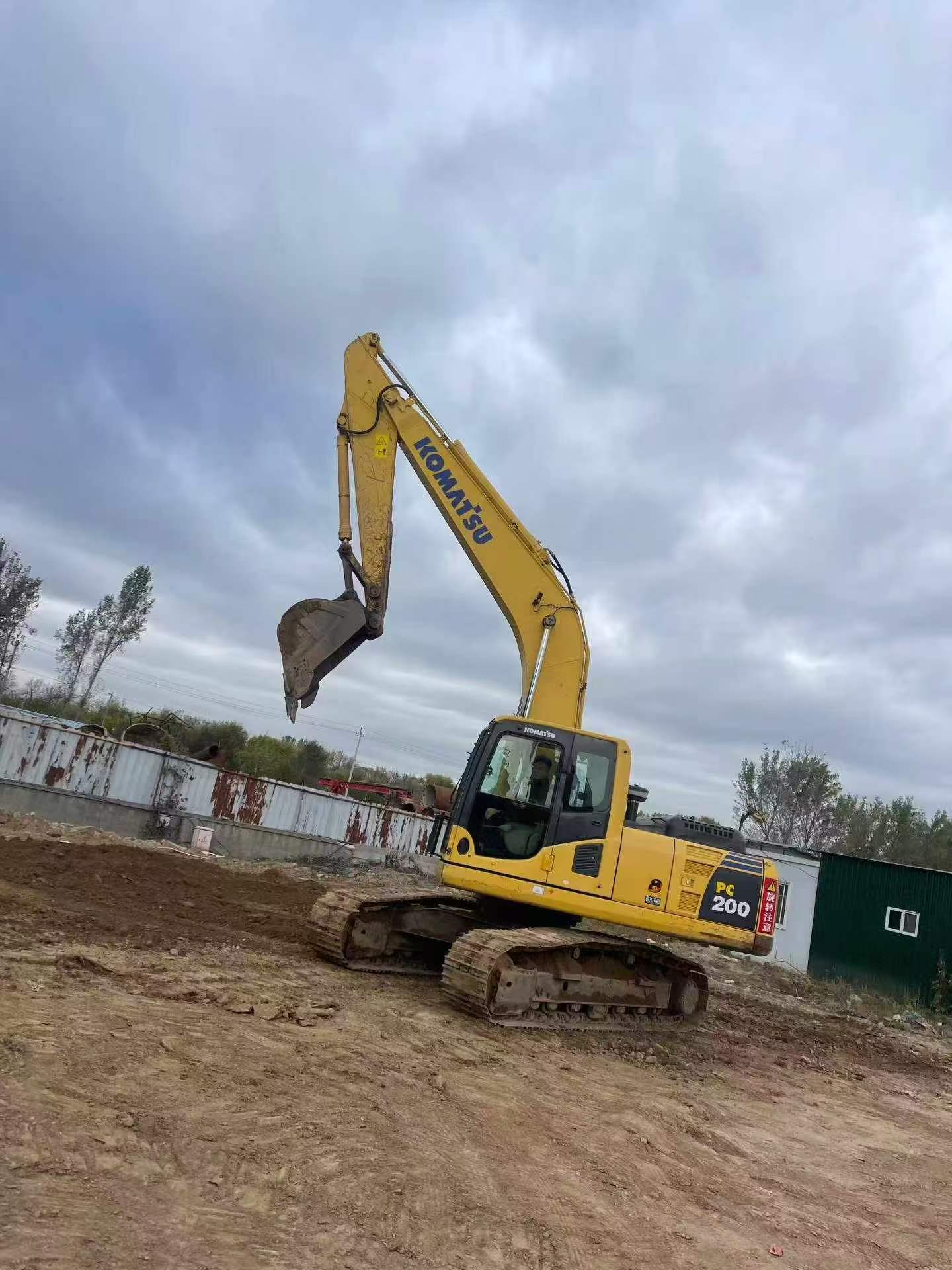 Купить Komatsu PC200-8 Подержанный Экскаватор