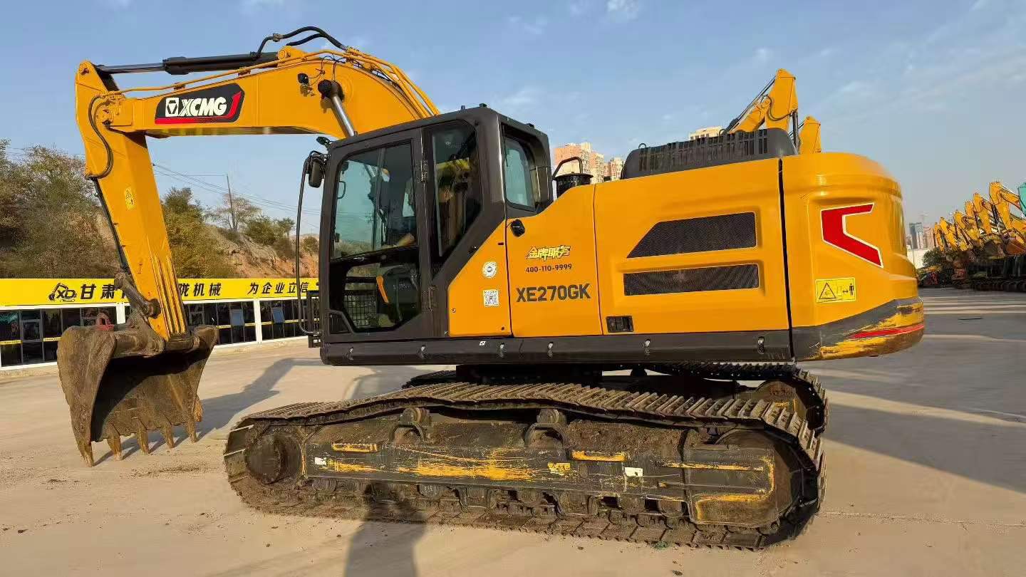 Buy XCMG XE270DK Used Excavator / 4