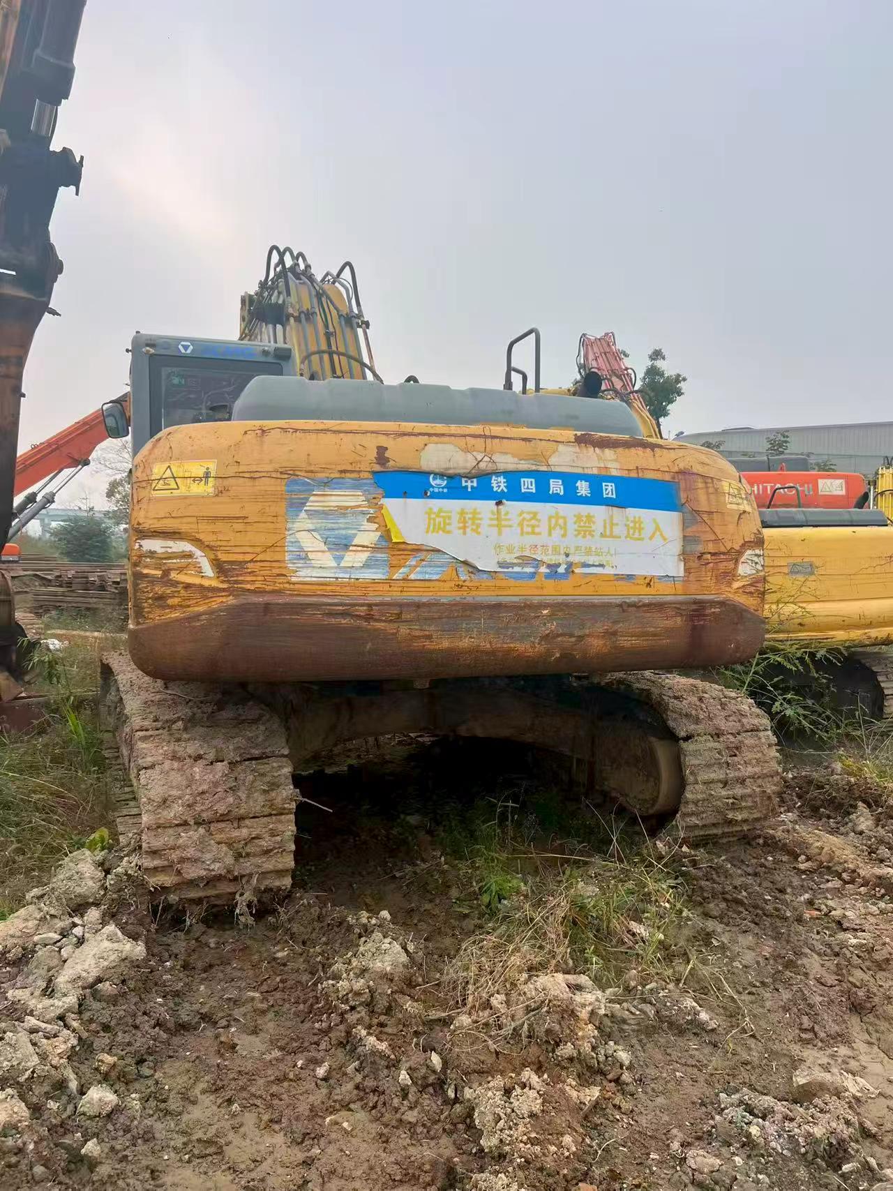 Buy XCMG XE270DK Used Excavator / 2