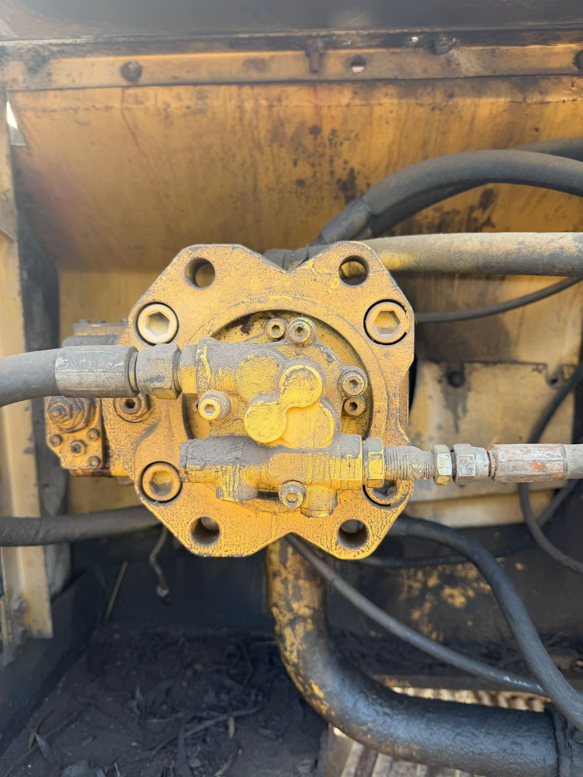 Buy Caterpillar E200B Used Excavator / 6
