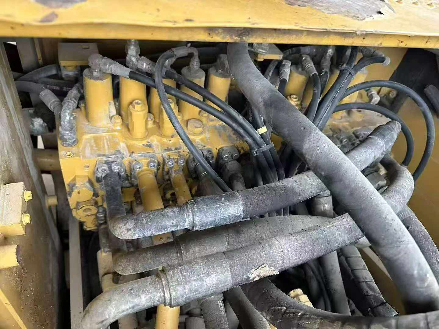 Buy Caterpillar 320D Used Excavator / 7