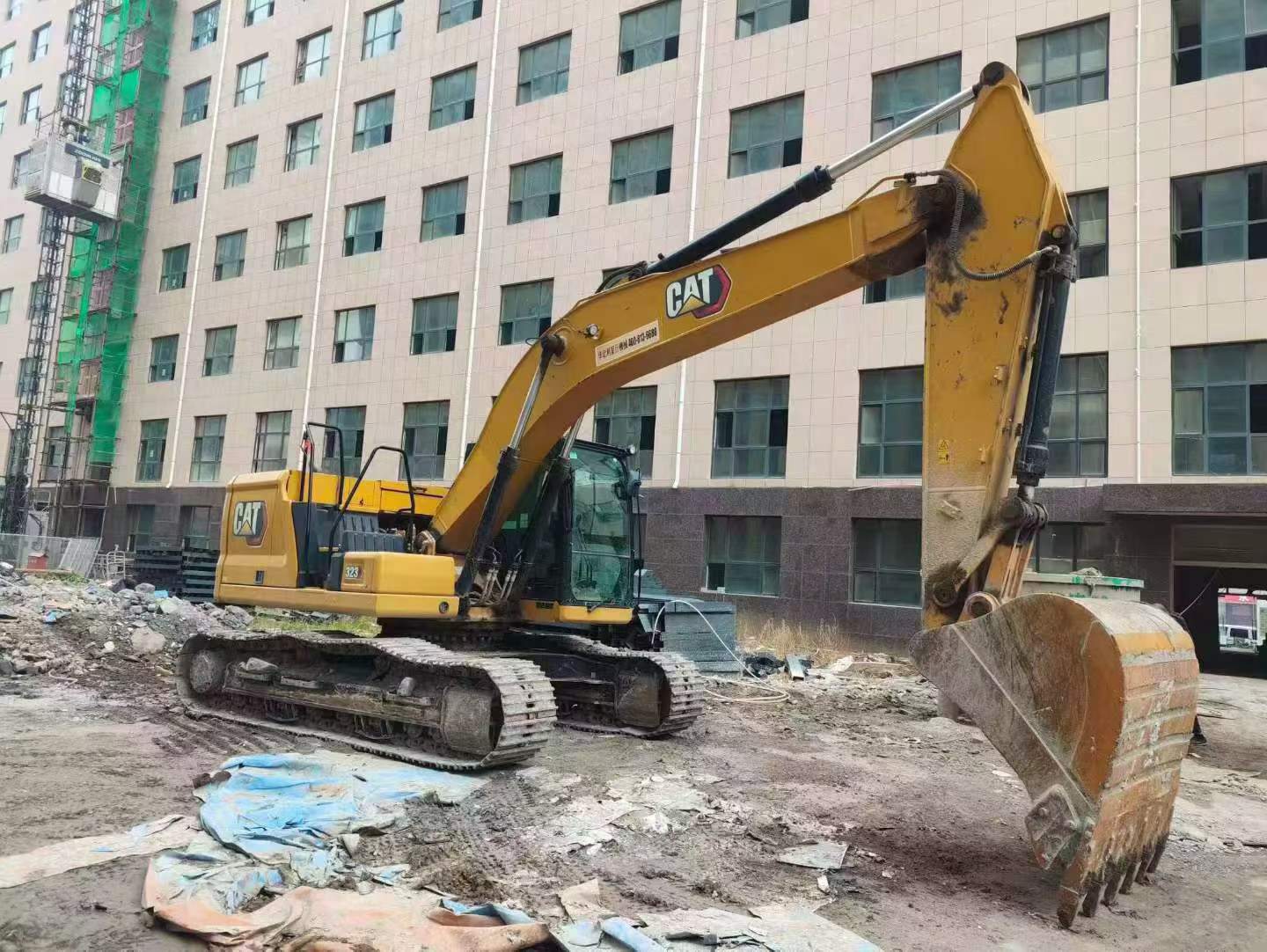 Buy Caterpillar 323 Used Excavator / 4
