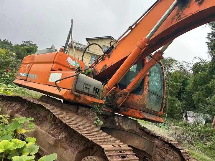 Buy Doosan DX260LC Used Excavator / 1