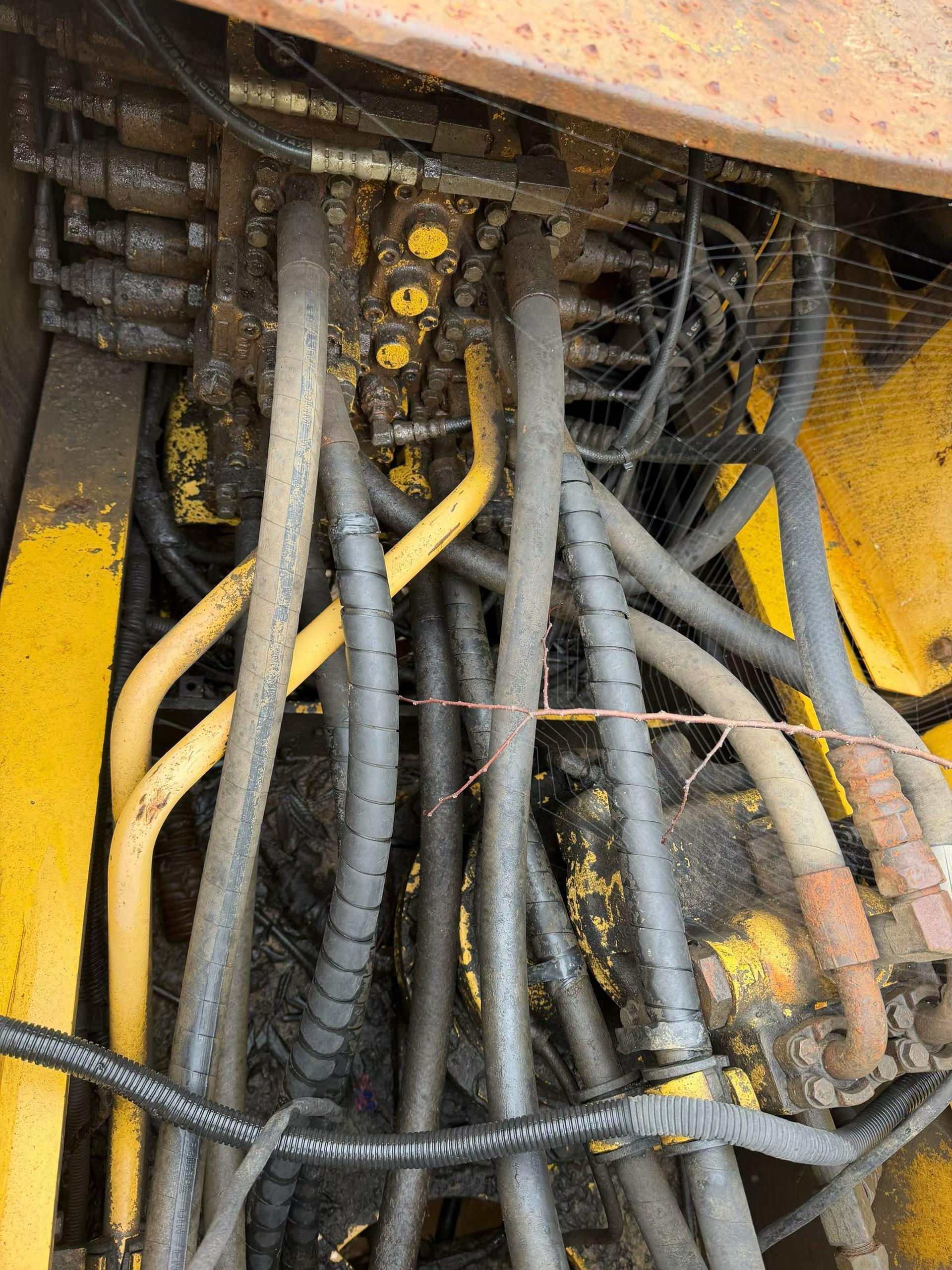 Buy Komatsu PC200 Used Excavator / 7