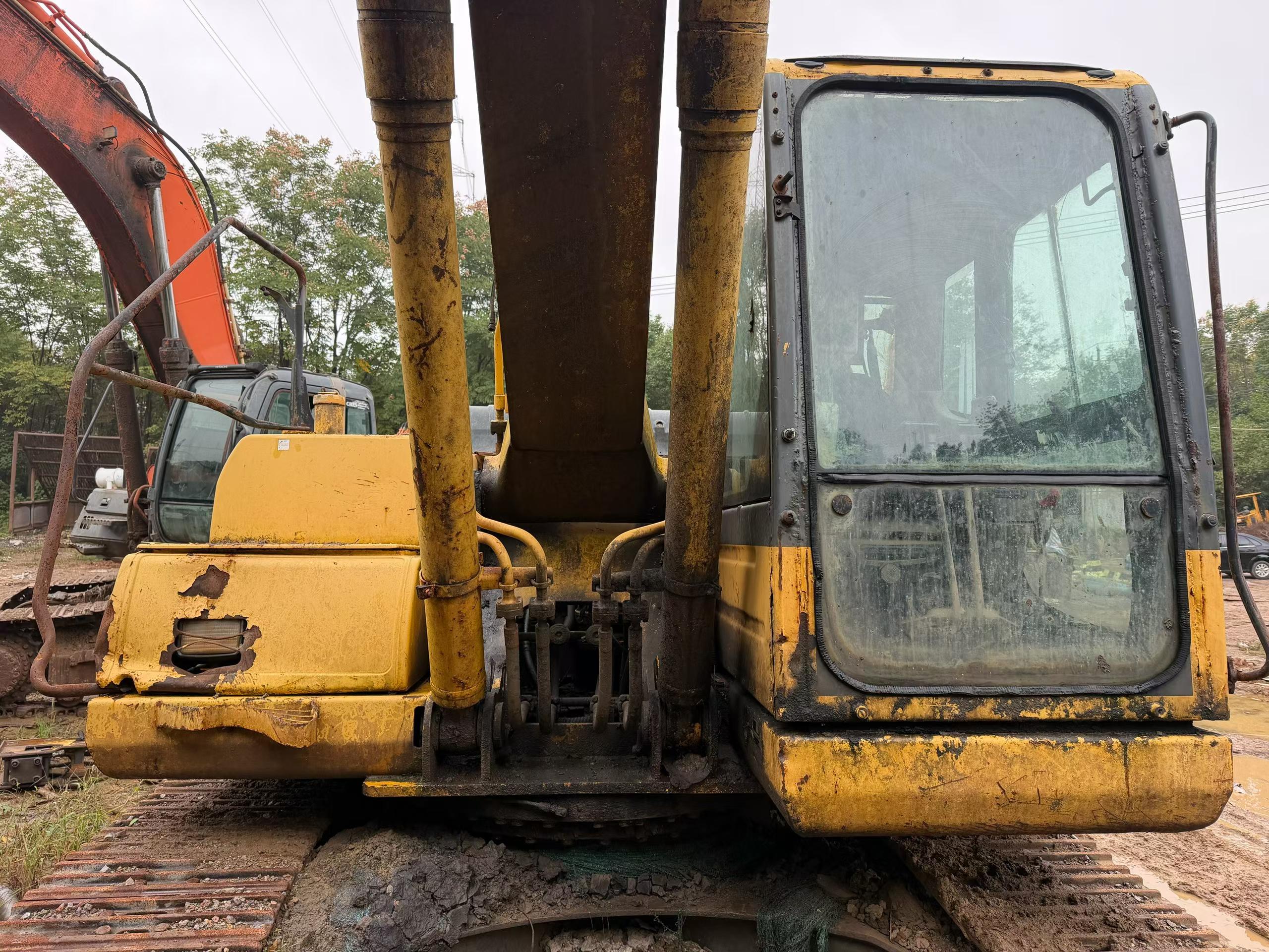 Buy Komatsu PC200 Used Excavator / 6