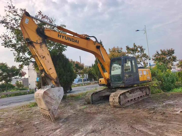Buy Hyundai R215-7 Used Excavator / 1