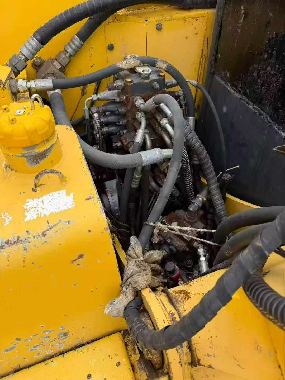 Buy Komatsu PC60-8 Used Excavator / 4 Buy Komatsu PC60-8 Used Excavator / 4