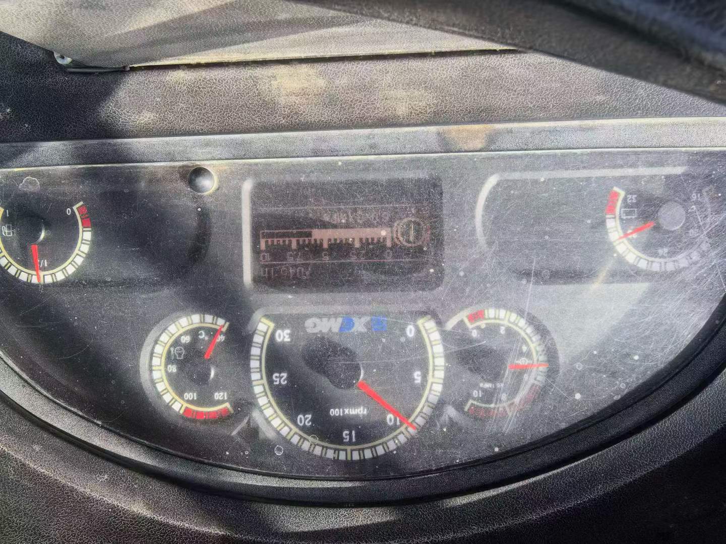 Compre Escavadeira XCMG XE7000 Usada / 3