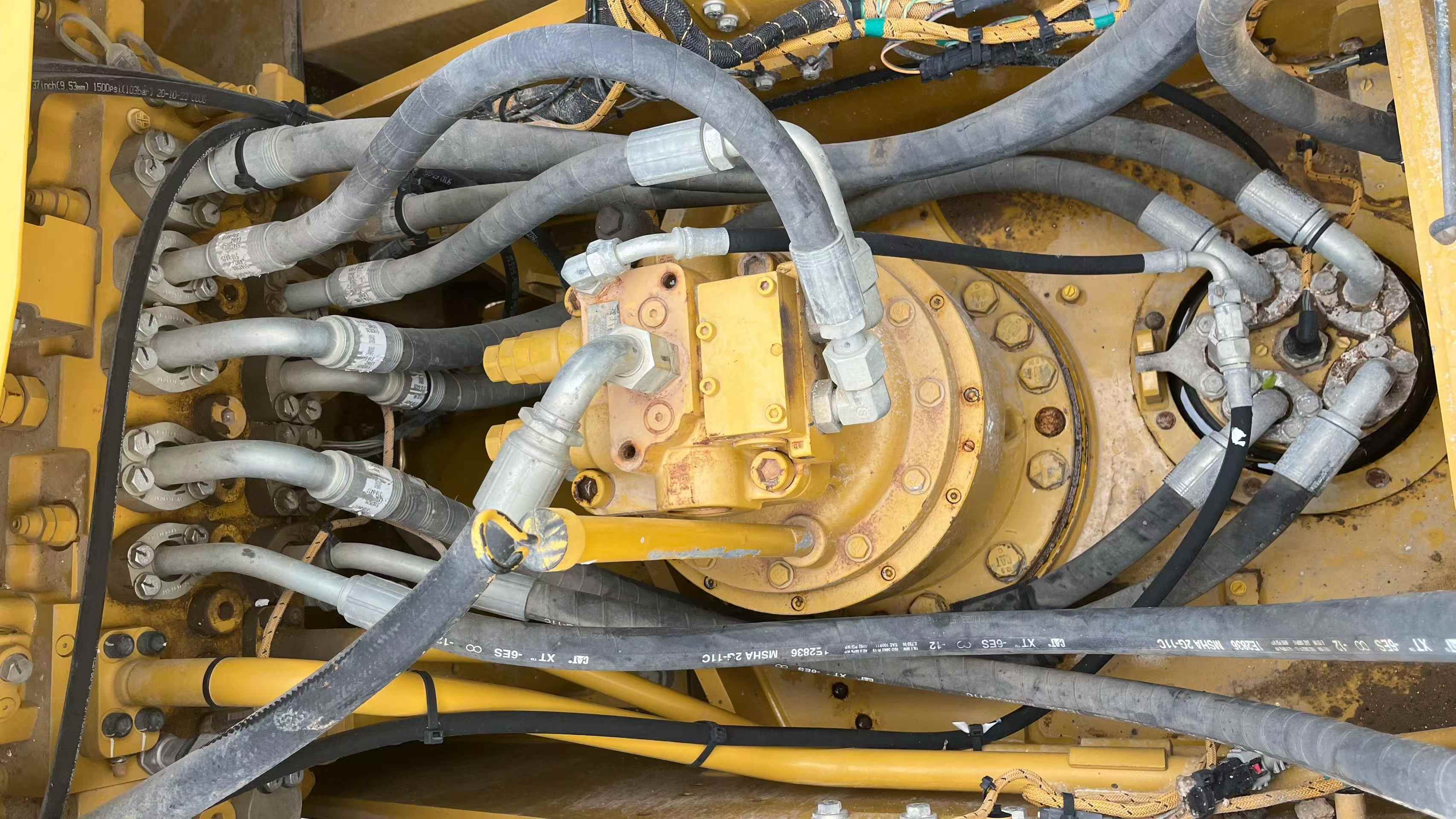 Compre Excavadora Caterpillar 323 Usada / 7