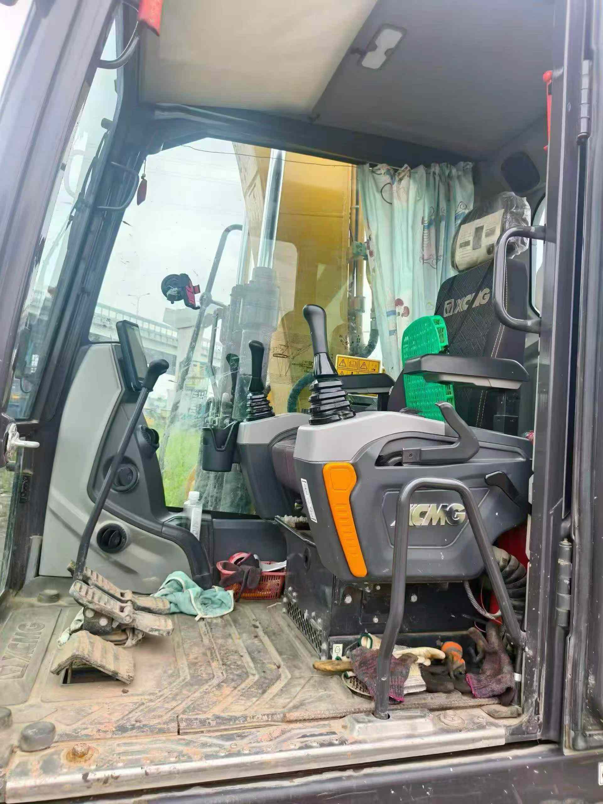 Buy XCMG XE105GA Used Excavator / 5