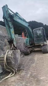 Buy Kobelco SK135 Used Excavator / 2 Buy Kobelco SK135 Used Excavator / 2