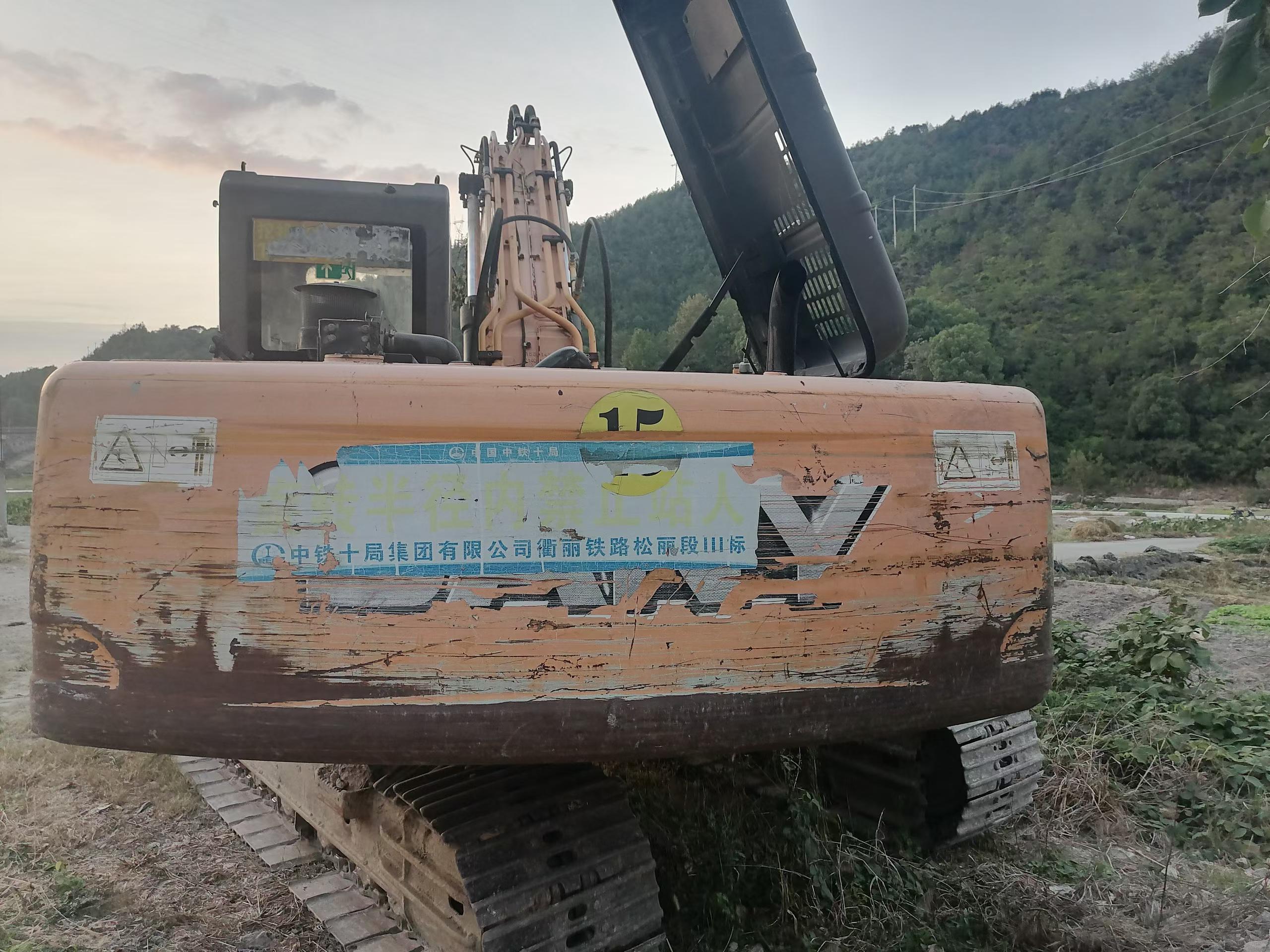 Buy Sany SY215C-8 Used Excavator / 3