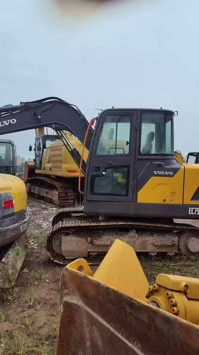 Buy Volvo EC75D Used Excavator / 1