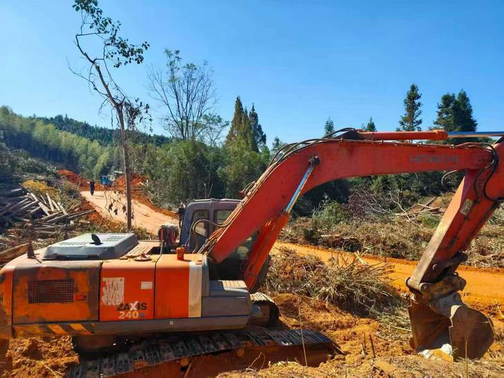 Buy Hitachi ZX240-3G Used Excavator / 1