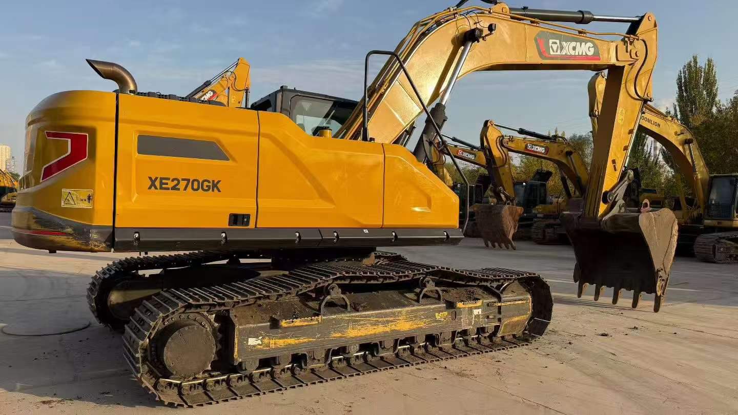 Buy XCMG XE270DK Used Excavator / 3