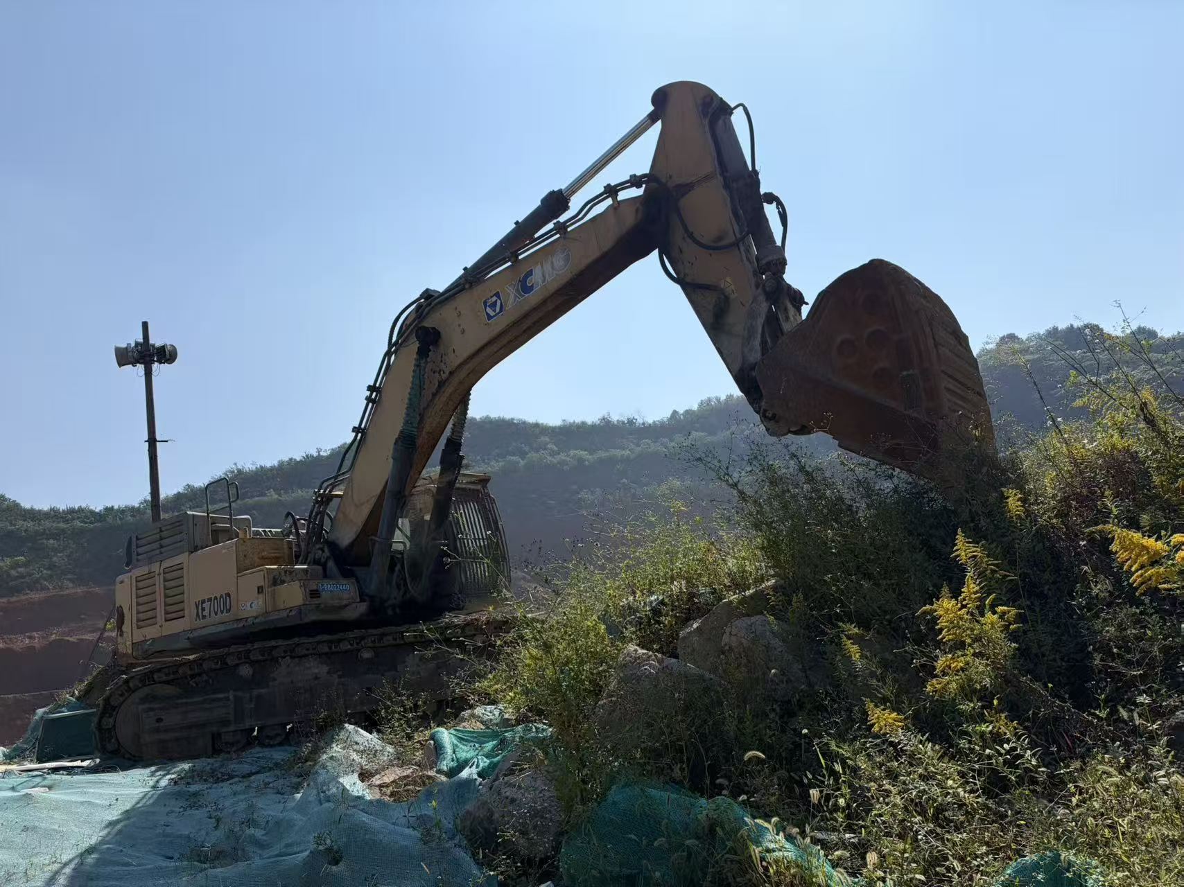 Buy XCMG XE700C Used Excavator / 6