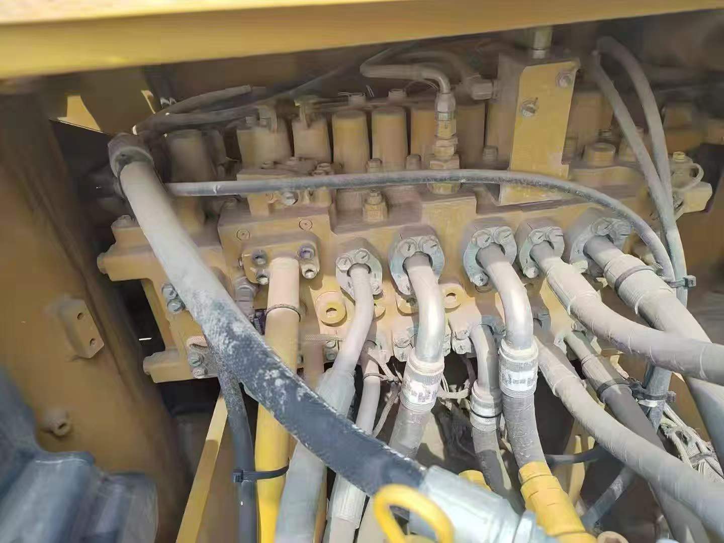 Buy Caterpillar 323 Used Excavator / 4