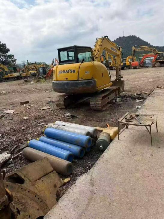 Buy Komatsu PC60-8 Used Excavator / 1