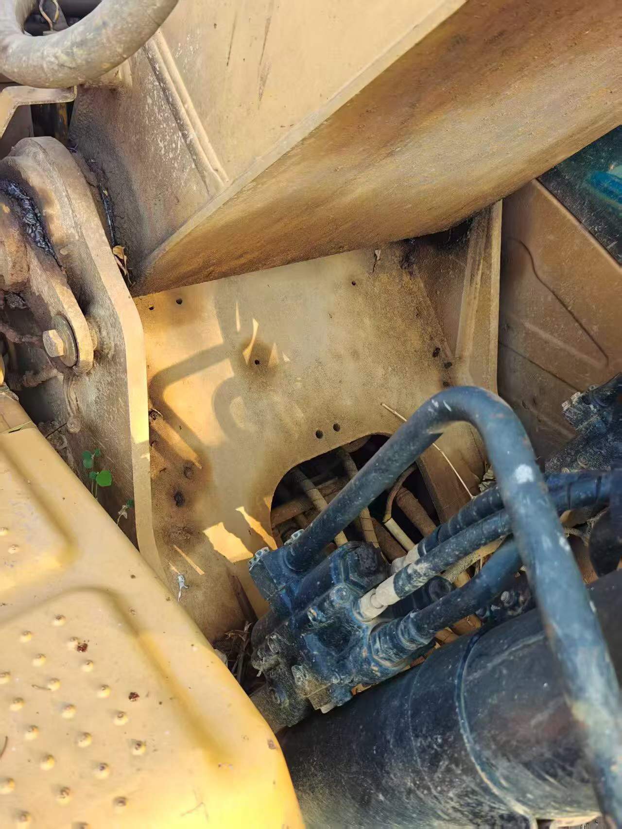 Buy Caterpillar 320D Used Excavator / 5