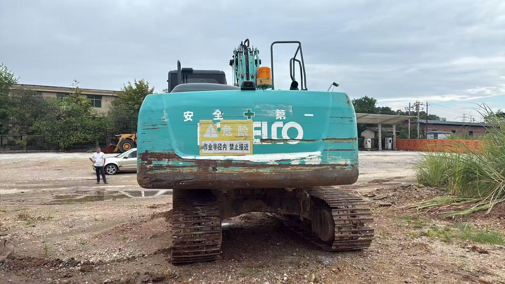 Buy Kobelco SK200-2 Used Excavator / 7
