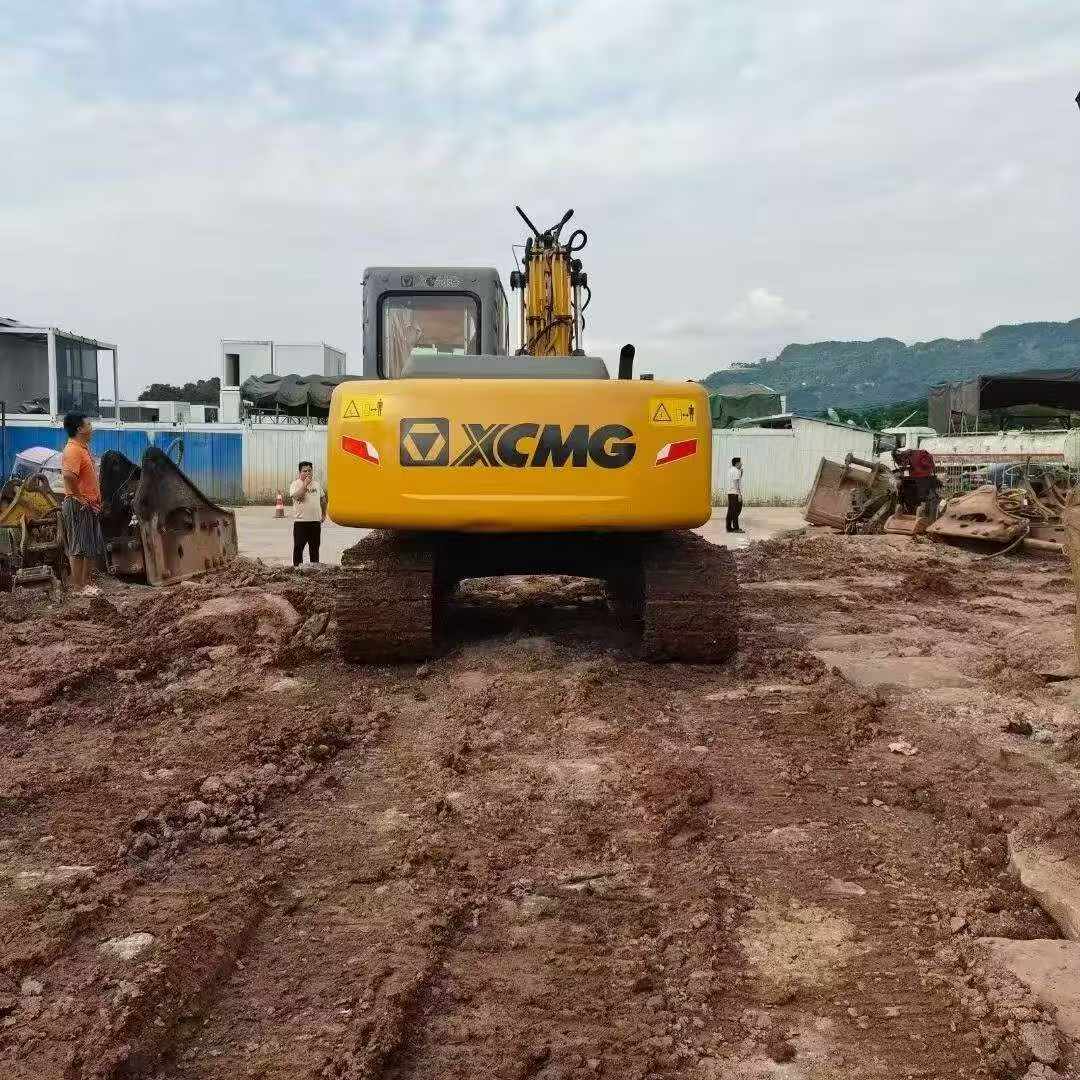Buy XCMG XE150 Used Excavator / 2