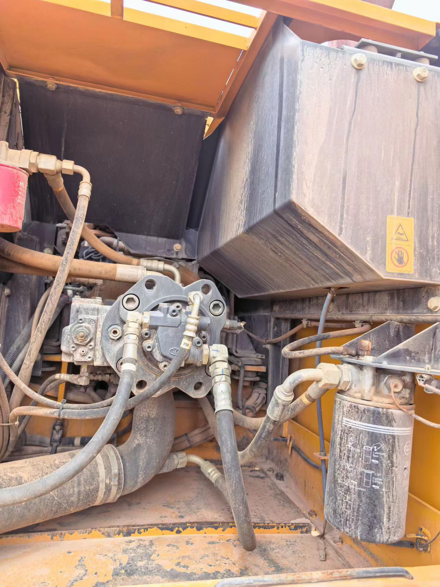 Buy Kato HD820 Used Excavator / 4