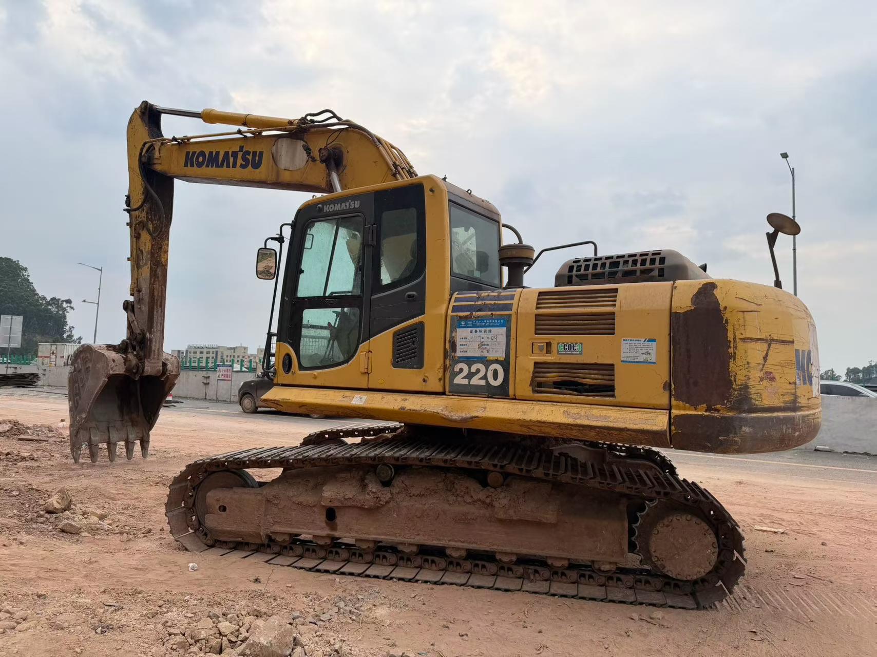 Купить Komatsu PC220-8 Подержанный Экскаватор