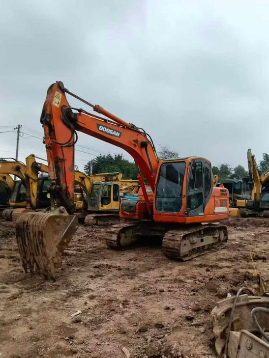 Buy Doosan DX120 Used Excavator / 1