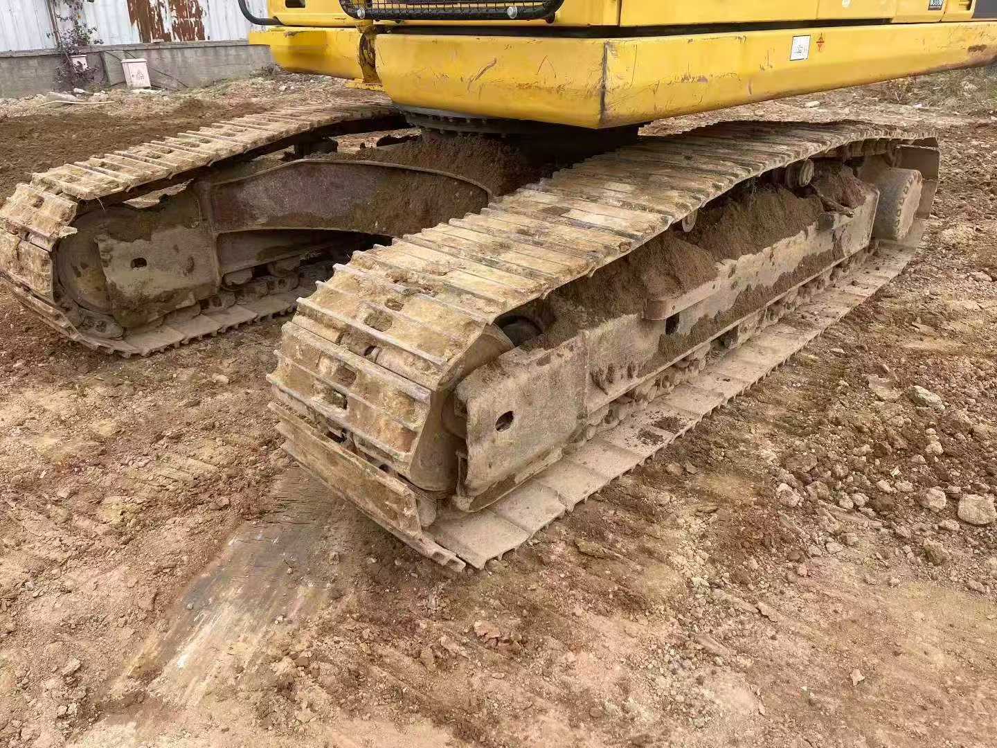 Compre Escavadeira Komatsu PC200-8 Usada / 5