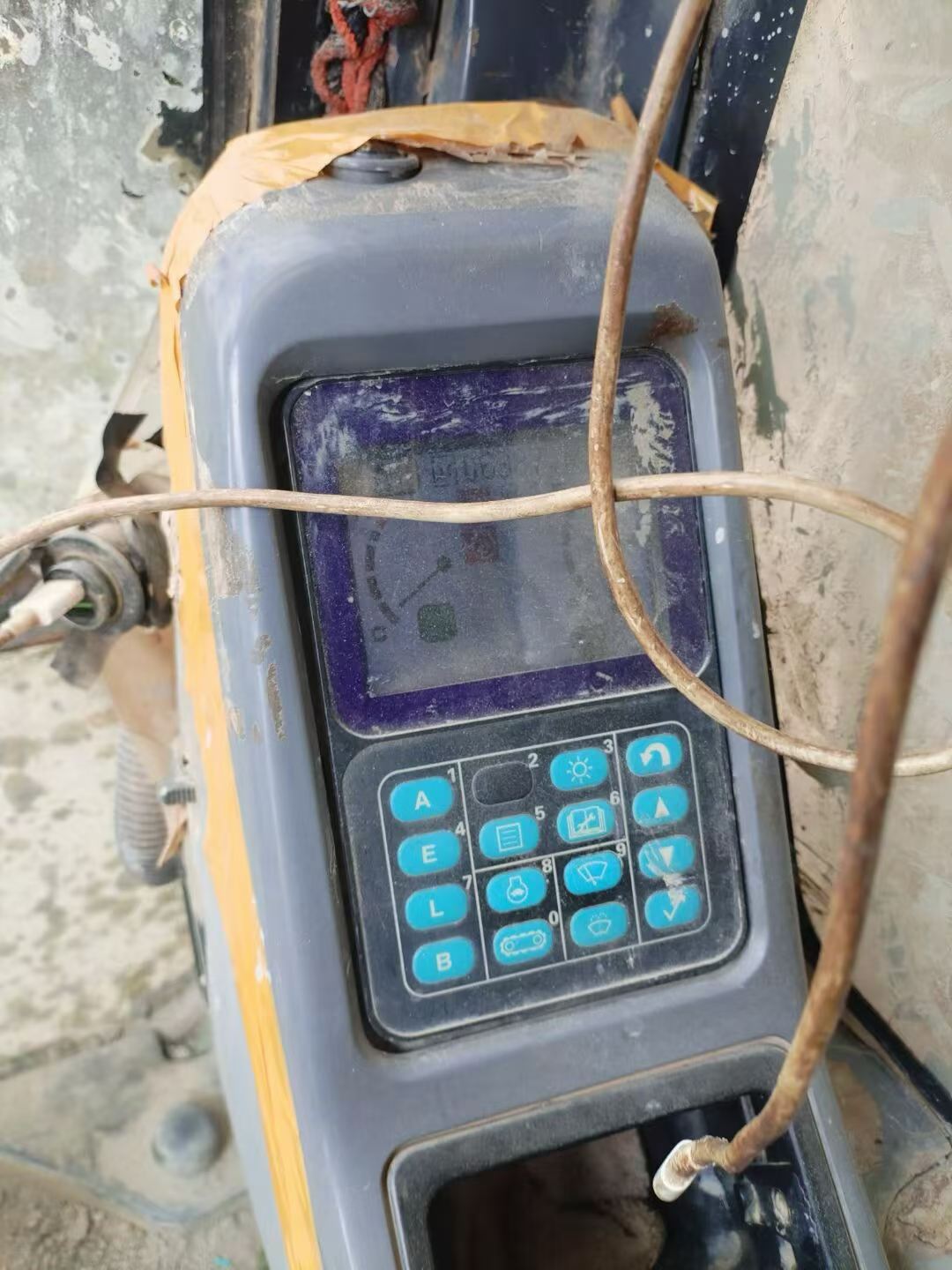 Buy Komatsu PC200-7 Used Excavator / 4 Buy Komatsu PC200-7 Used Excavator / 4