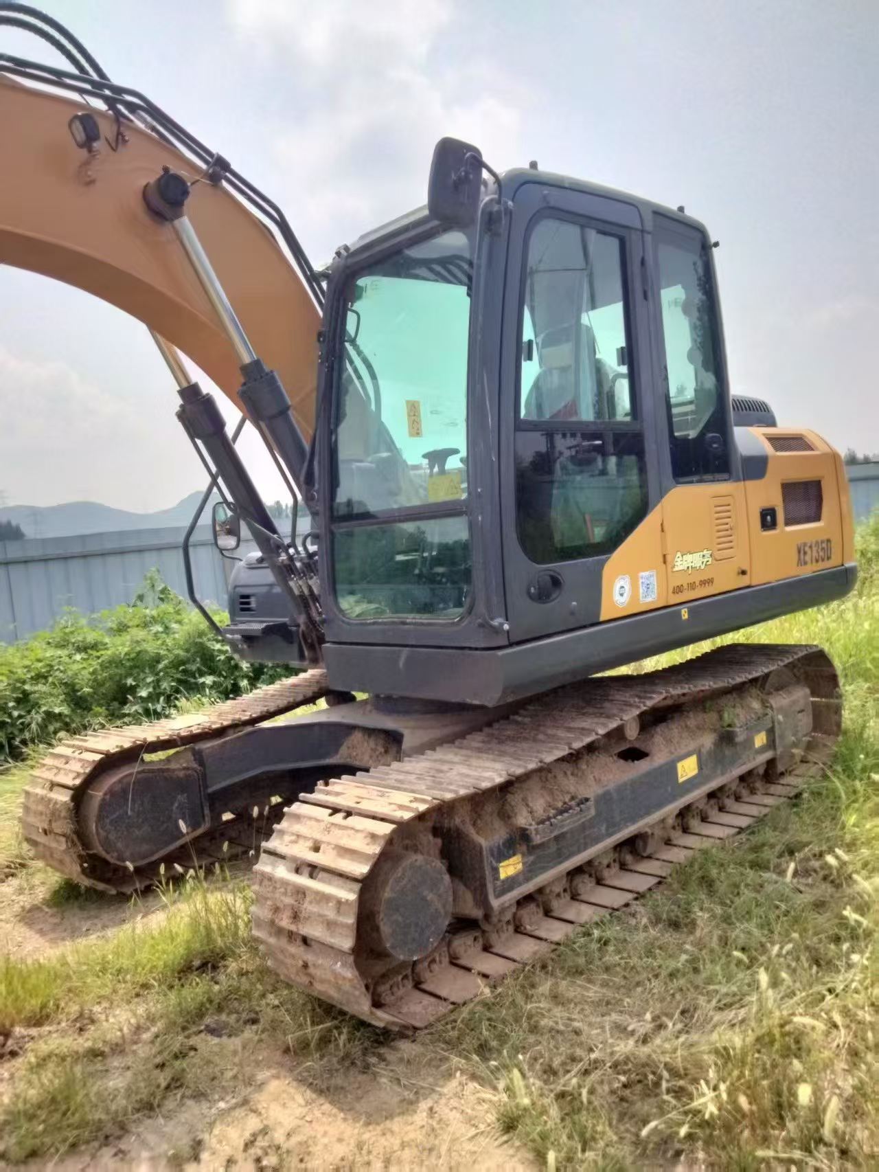 Buy XCMG XE135B Used Excavator / 3