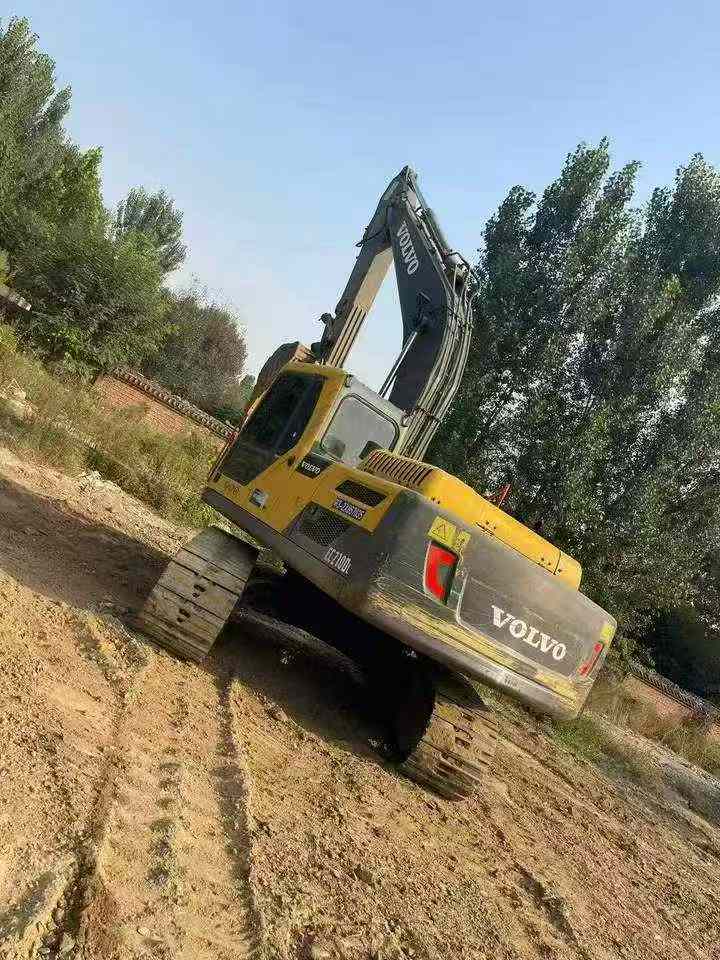 Buy Volvo EC210B Used Excavator / 3