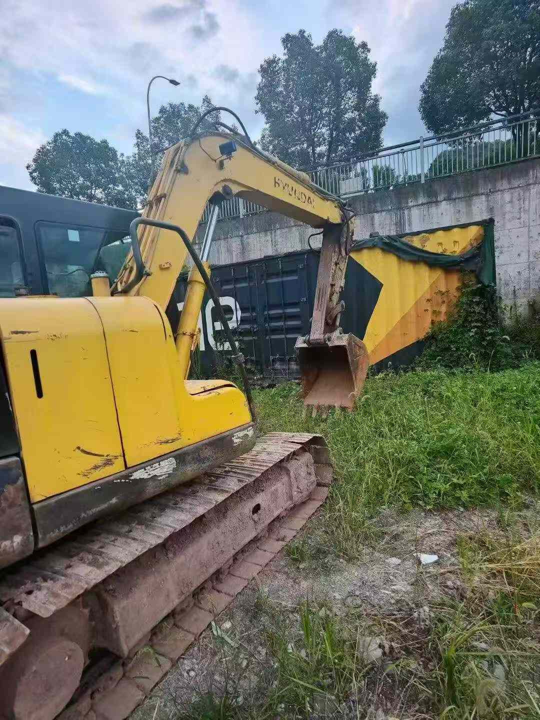 Buy Hyundai R80G Used Excavator / 8