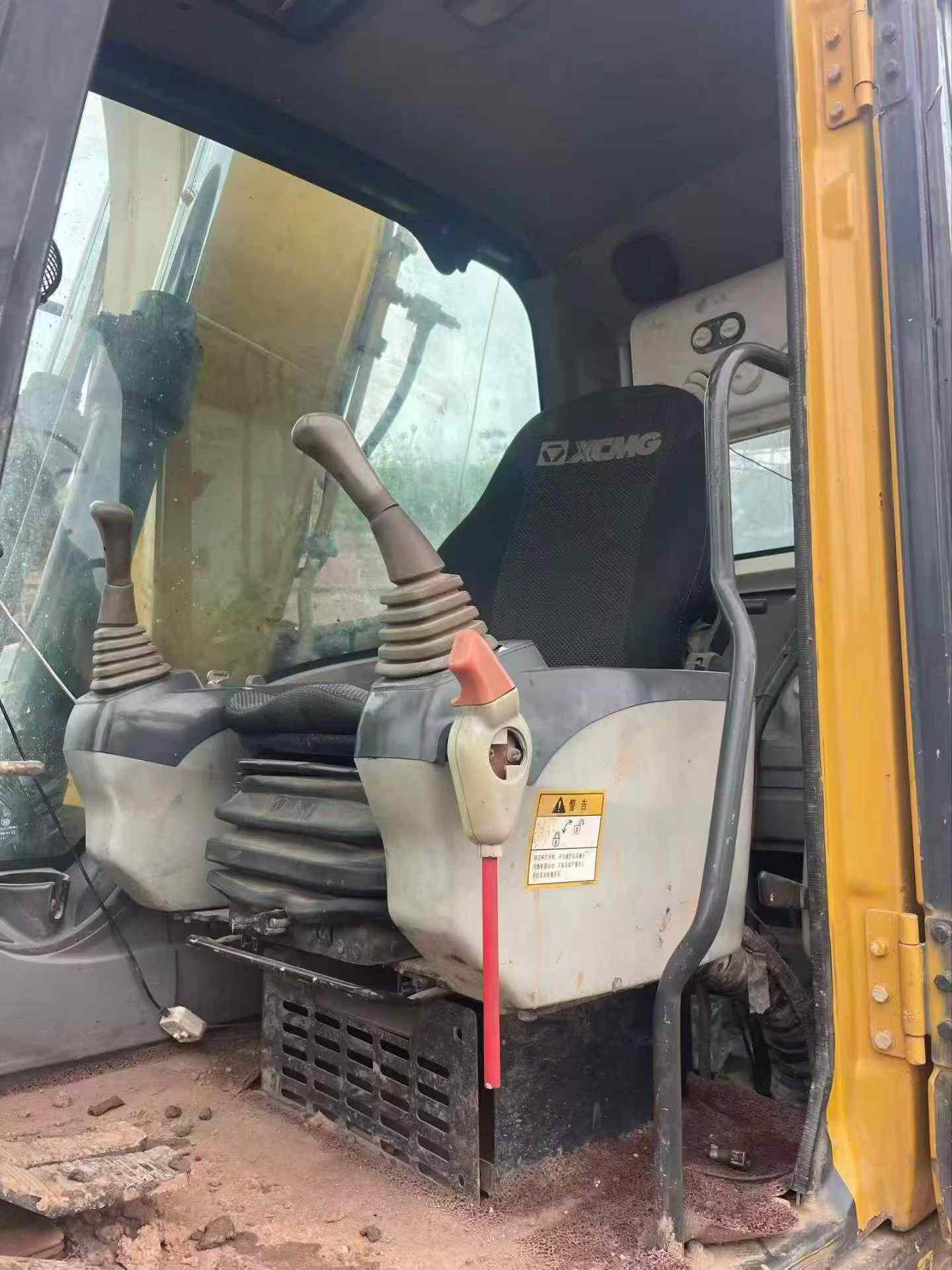 Buy XCMG XE135B Used Excavator / 3
