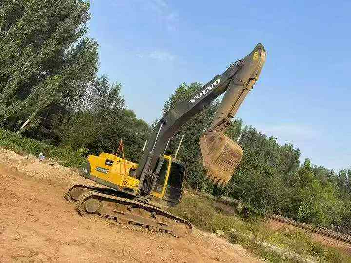 Buy Volvo EC210B Used Excavator / 4