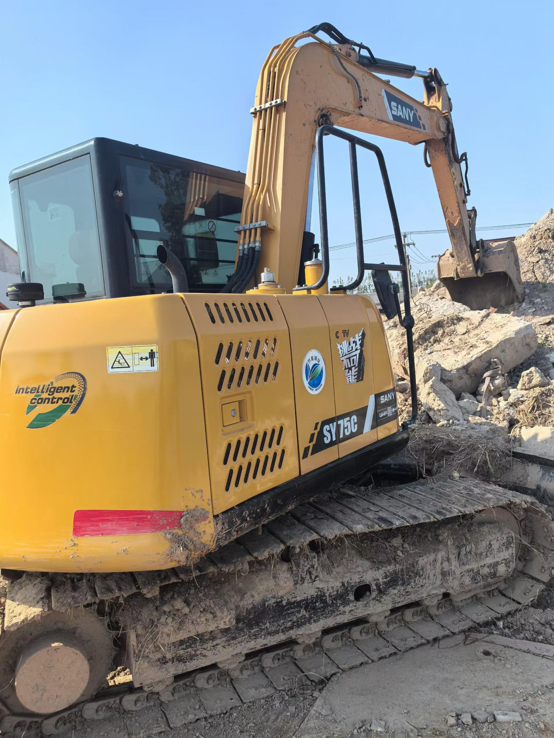 Buy Sany SY75 Used Excavator / 2