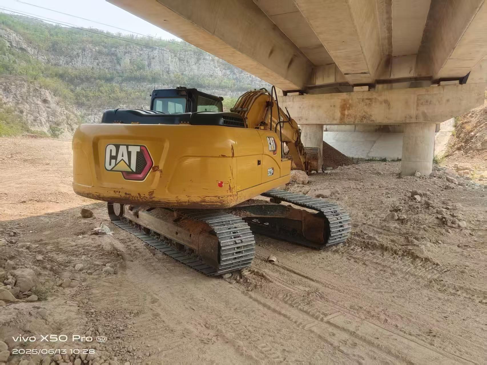 Buy Caterpillar 323 Used Excavator / 3
