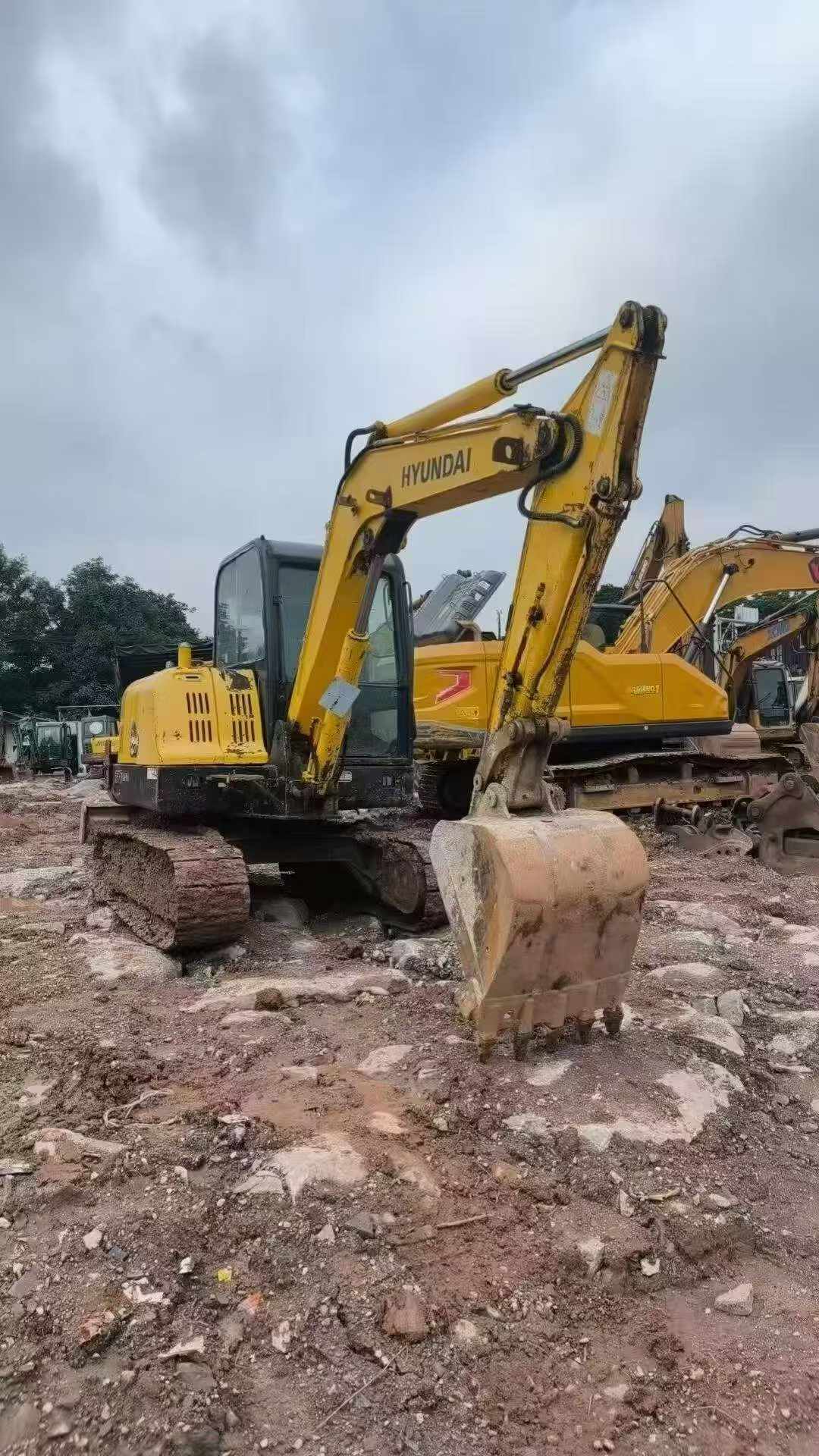 Buy Hyundai HX60 Used Excavator / 7