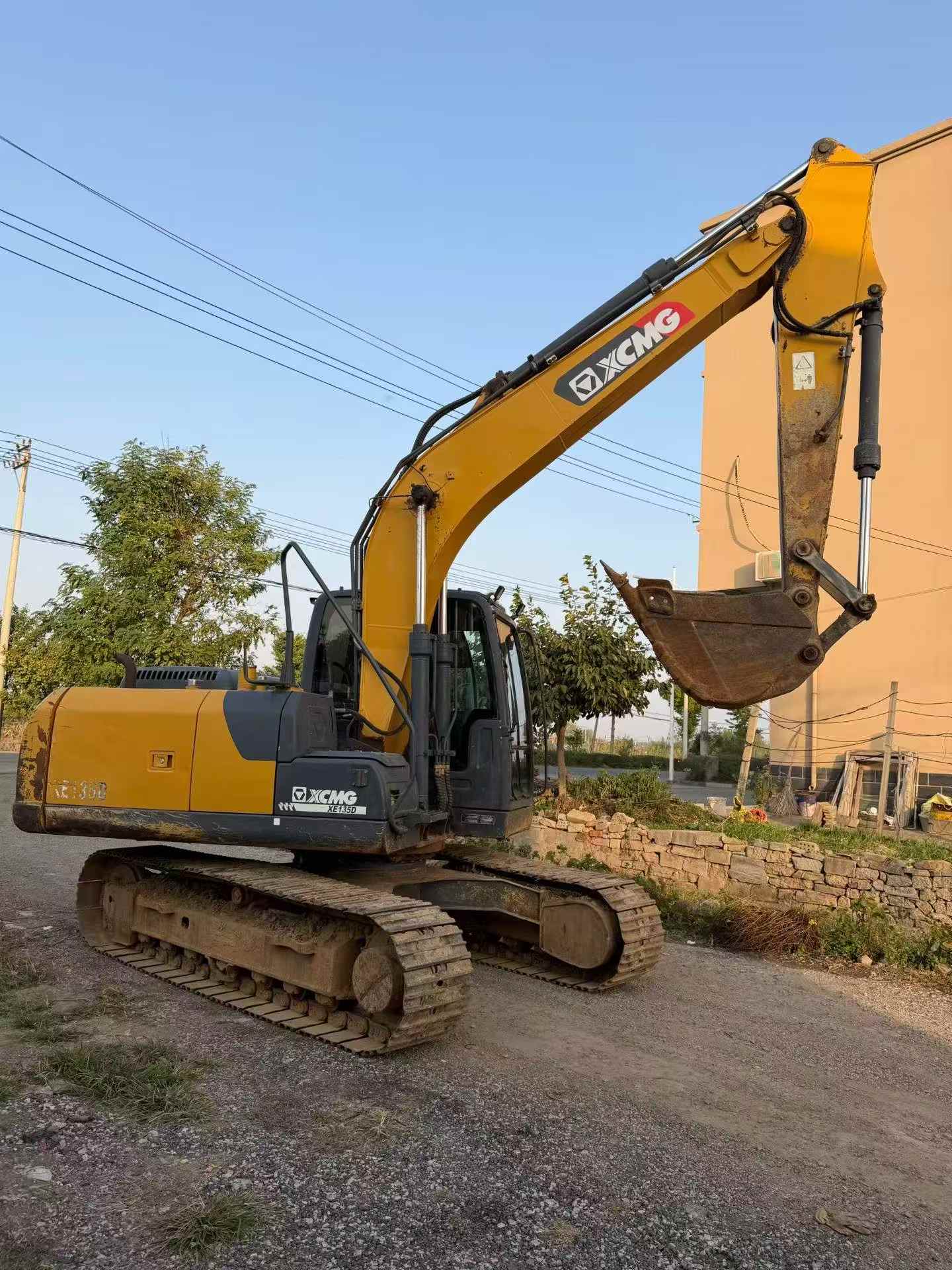 Buy XCMG XE135B Used Excavator / 2