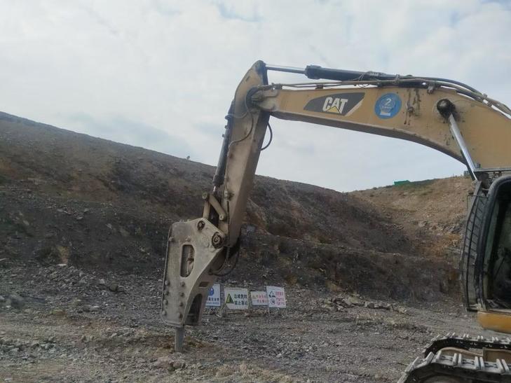 Buy Caterpillar 349E Used Excavator / 1