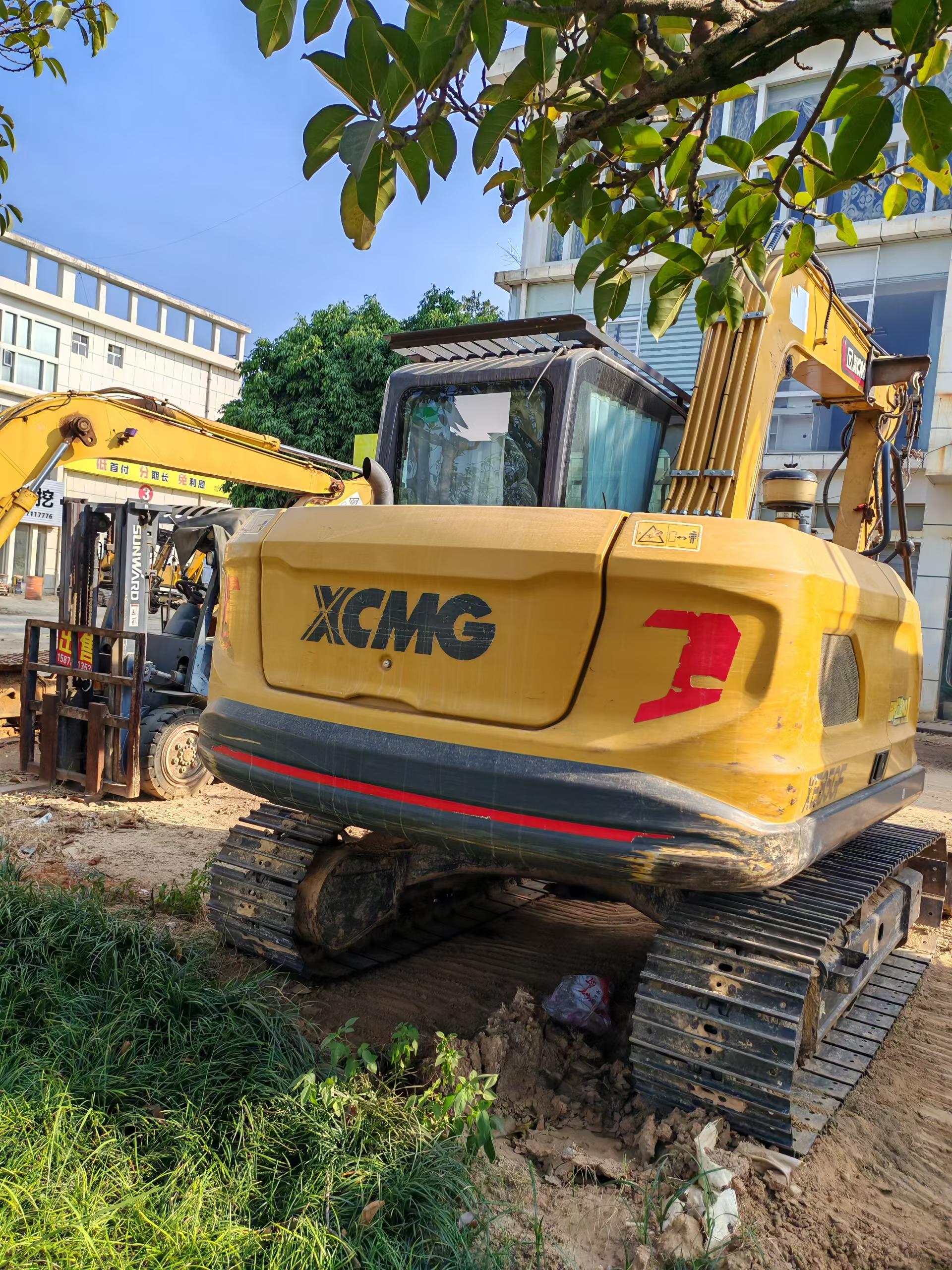 Buy XCMG XE85C Used Excavator / 2