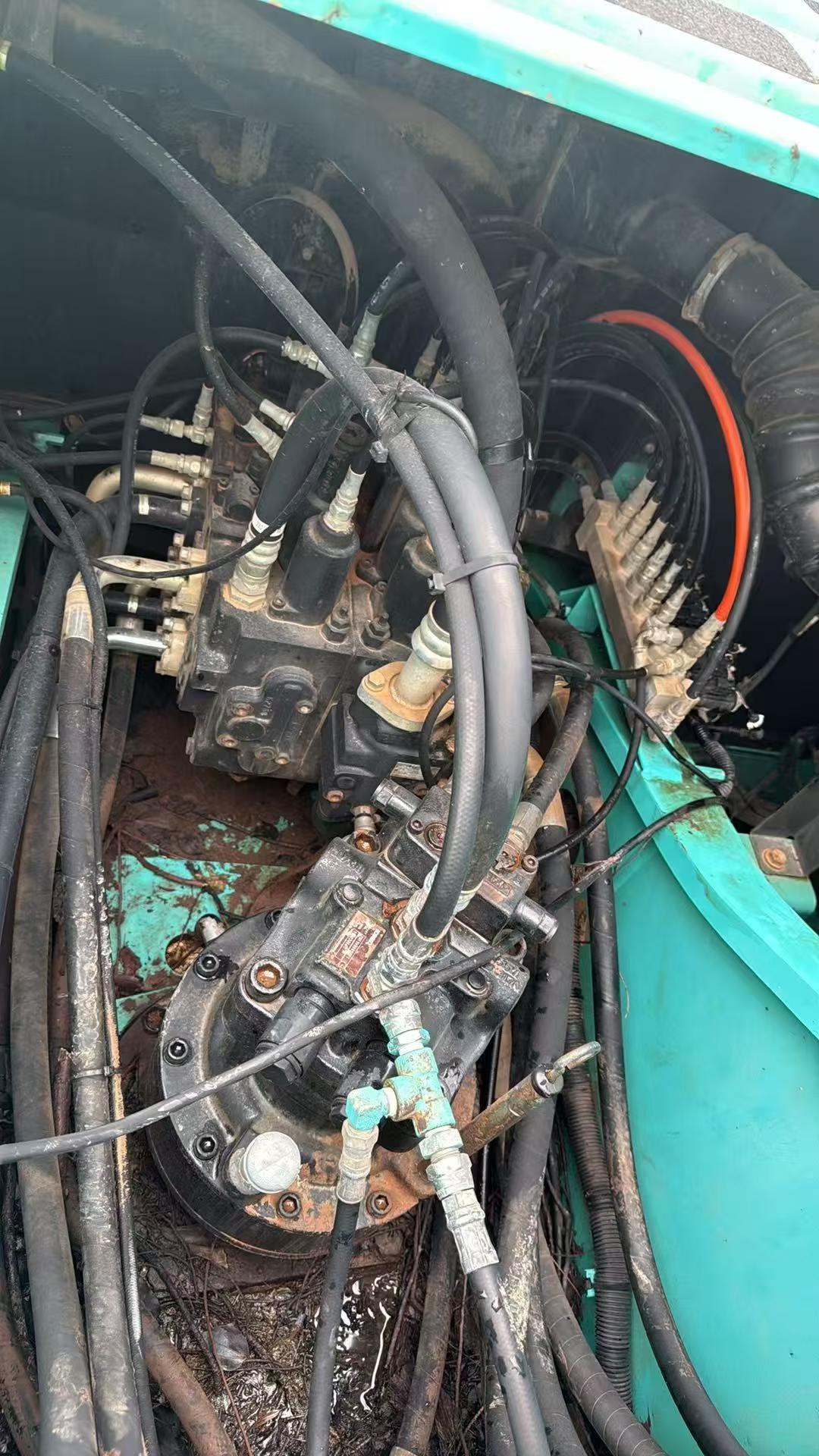 Buy Kobelco SK200-2 Used Excavator / 8