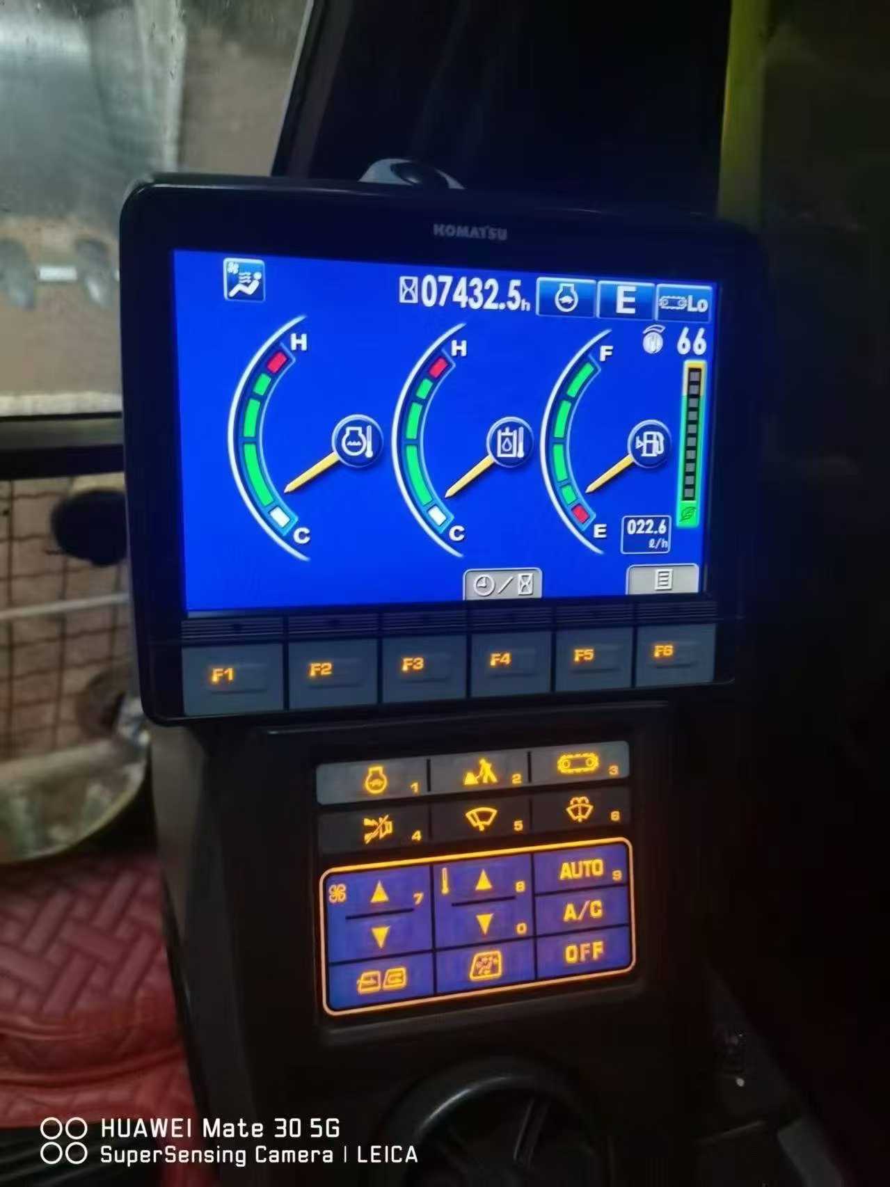 Buy Komatsu PC390LC-8M0 Used Excavator / 3